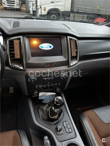 Usado Ford Ranger Wildtrack 200 CV (147 kW) 2017 Gris / plata Recogida