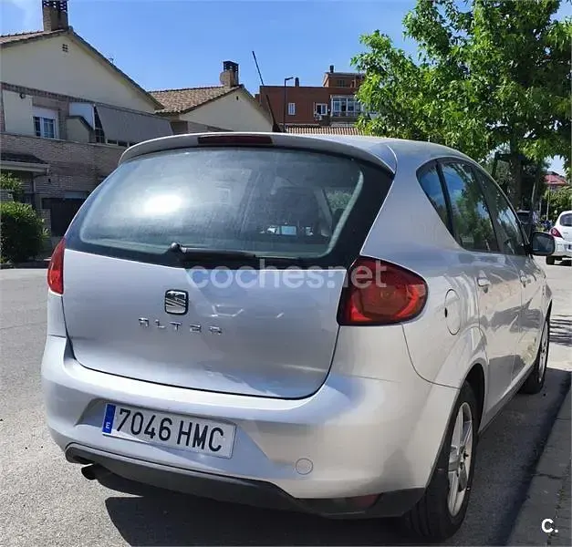 Usado Seat Altea Style 105 CV (77 kW) 2012 Gris / plata Monovolumen