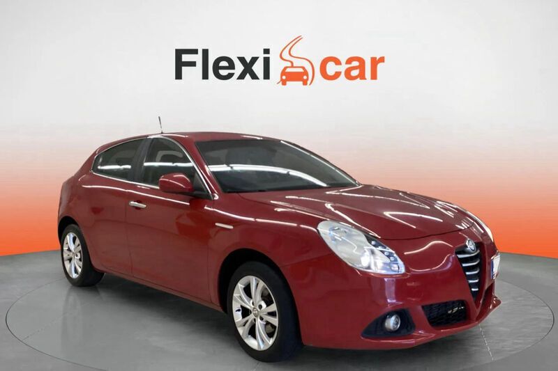 Rojo Usado 2015 Alfa Romeo Giulietta Distinctive Utilitario | 10.290 € (Precio justo) - Imagen 1/4