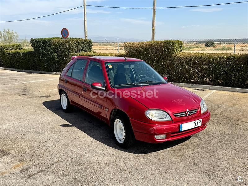 Usado Citroën Saxo Furio 58 CV (42 kW) 2002 Granate Utilitario