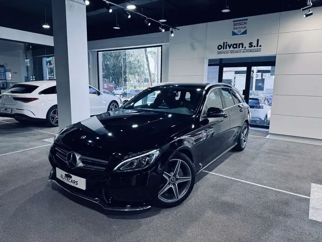 Usado Mercedes C180 156 CV (114 kW) 2018 Negro Familiar