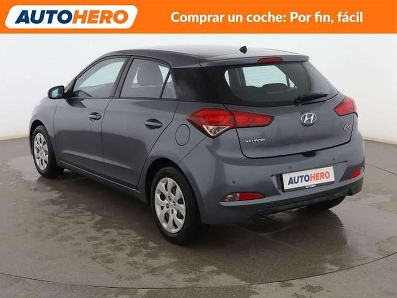 Usado Hyundai i20 84 CV (61 kW) 2018 Gris Utilitario