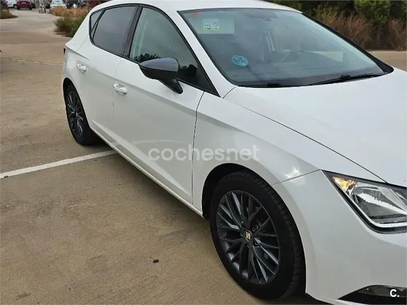 Usado Seat Leon CONNECT 110 CV (80 kW) 2015 Blanco Berlina