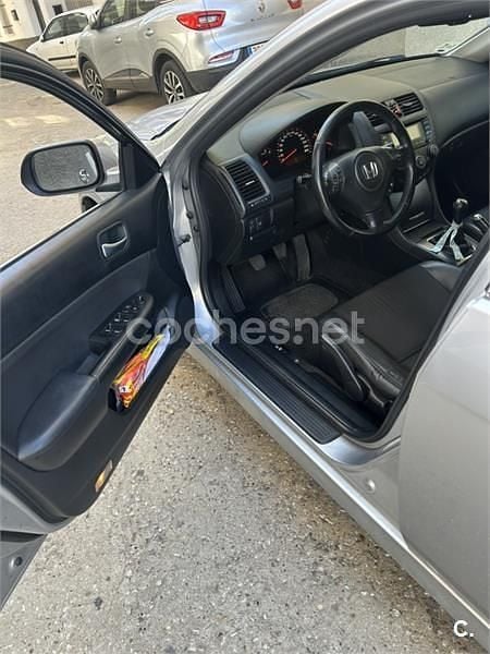 Usado Honda Accord Executive 140 CV (102 kW) 2007 Gris / plata Berlina