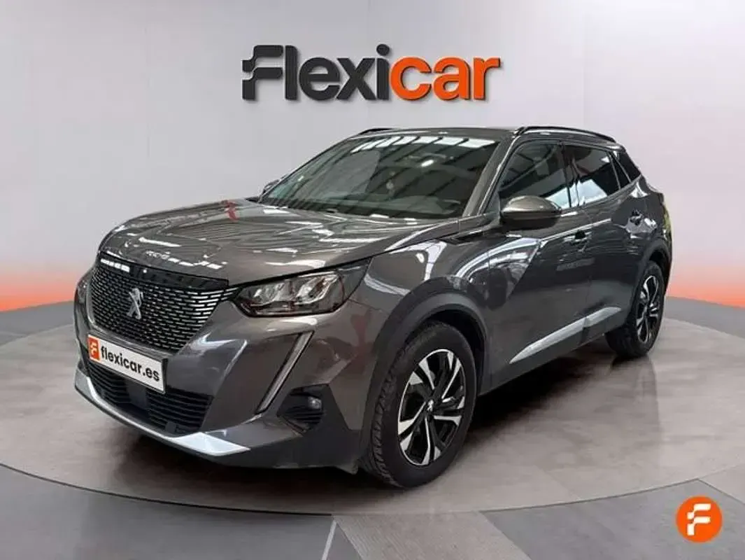 Usado Peugeot 2008 Allure 110 CV (80 kW) 2021 Gris SUV