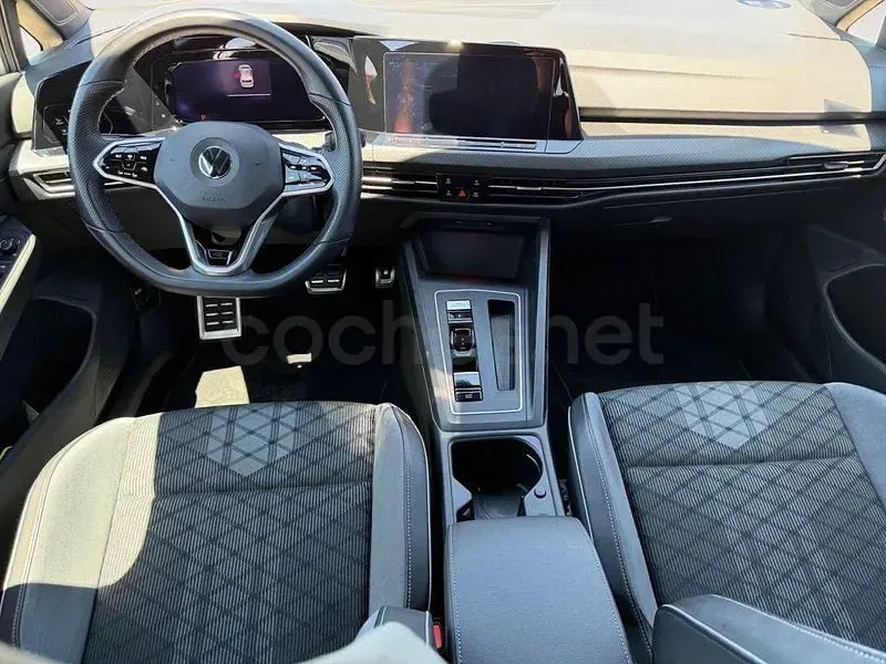 Usado VW Golf VIII R-line 150 CV (110 kW) 2020 Gris / plata Berlina