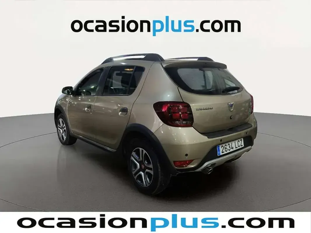Usado Dacia Sandero 90 CV (66 kW) 2019 Beige Utilitario