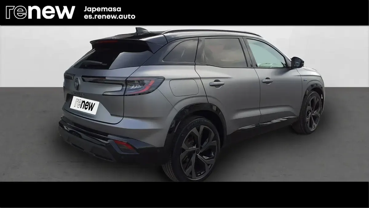 Usado Renault Austral Techno Esprit Alpine 160 CV (117 kW) 2023 Gris pizarra satinado techo negro SUV