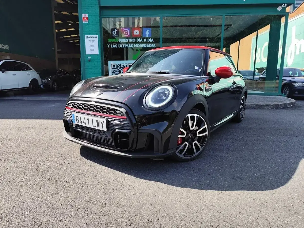 Usado Mini John Cooper Works 231 CV (169 kW) 2022 Negro Utilitario