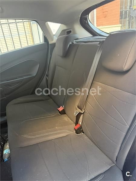 Usado Ford Fiesta Trend 75 CV (55 kW) 2015 Azul Berlina