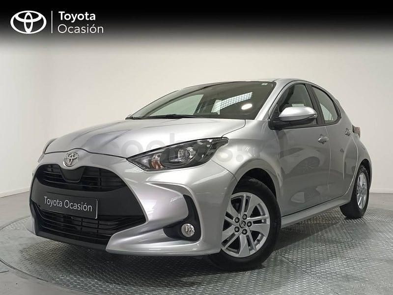 Usado Toyota Yaris 125 CV (91 kW) 2024 Gris / plata Berlina