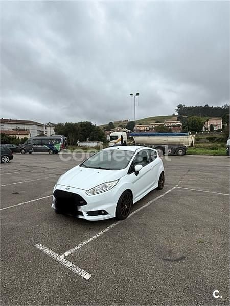 Blanco Usado 2015 Ford Fiesta ST Utilitario | 12.500 € (Precio justo) - Imagen 1/4