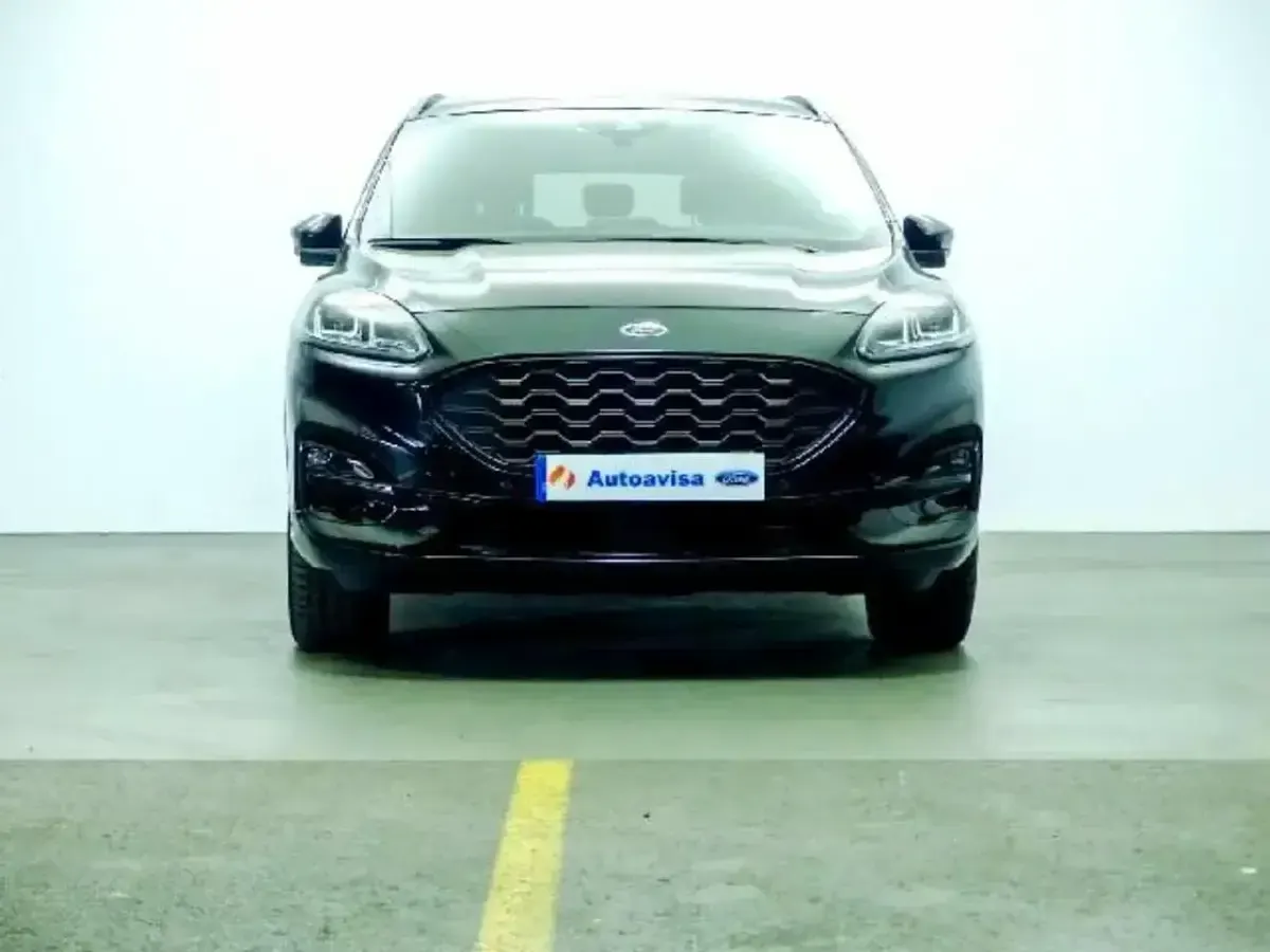 Usado Ford Kuga ST-Line X 190 CV (139 kW) 2021 Negro agate SUV