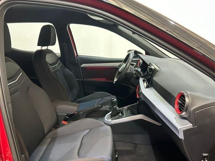 Usado Seat Arona FR 115 CV (84 kW) 2024 Rojo SUV