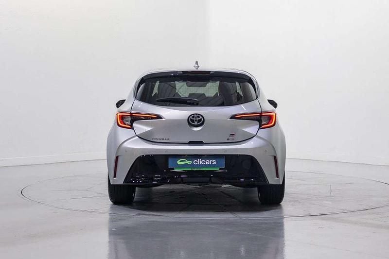 Usado Toyota Corolla Sport 154 CV (113 kW) 2025 Plateado Berlina