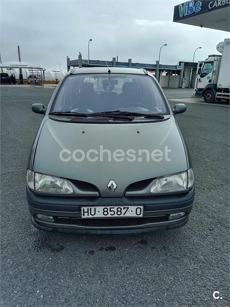 Gris / plata Usado 2003 Renault Scénic Expression Monovolumen | 1400 € (Buen precio) - Imagen 1/1