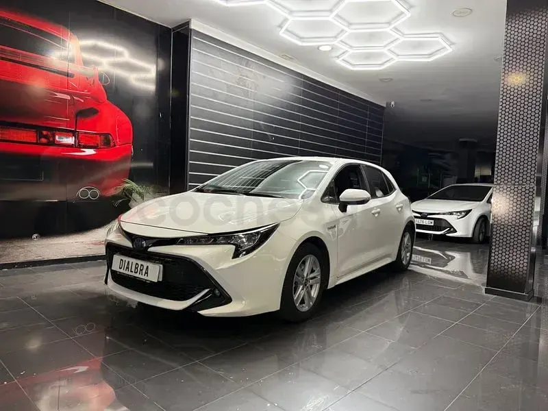 Usado Toyota Corolla Active 122 CV (89 kW) 2020 Blanco Berlina