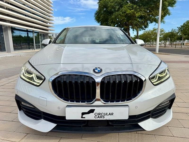 Usado BMW 118 Comfort Edition 140 CV (102 kW) 2020 Blanco Utilitario