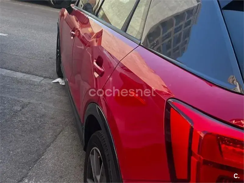 Usado Audi Q2 Design 116 HP (85 kW) 2018 Vermelho SUV