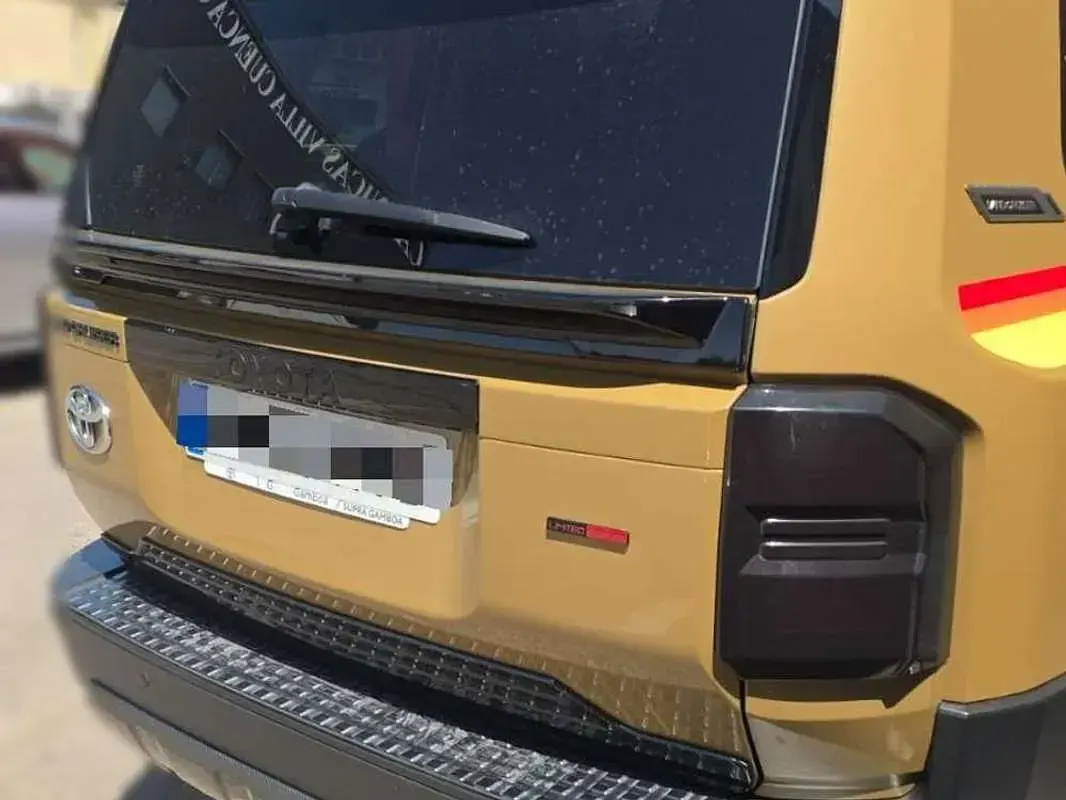 Usado Toyota Land Cruiser Edition 205 CV (150 kW) 2024 Amarillo SUV