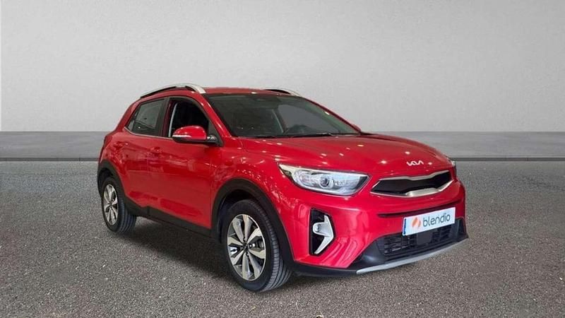 Usado Kia Stonic 101 CV (74 kW) 2024 Rojo SUV