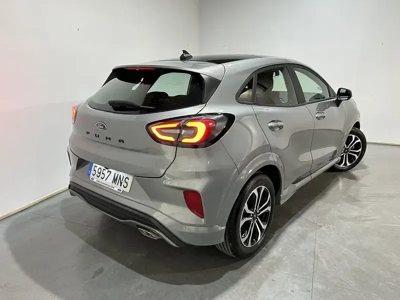 Usado Ford Puma ST-Line 125 CV (91 kW) 2024 Gris / plata SUV