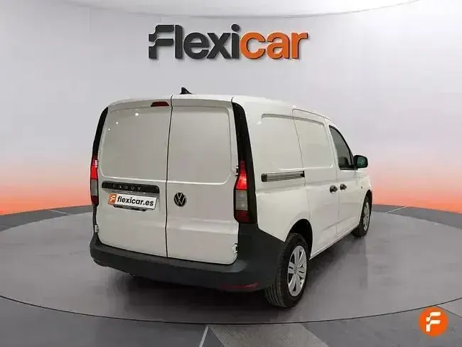 Usado VW Caddy 102 CV (75 kW) 2024 Blanco Monovolumen