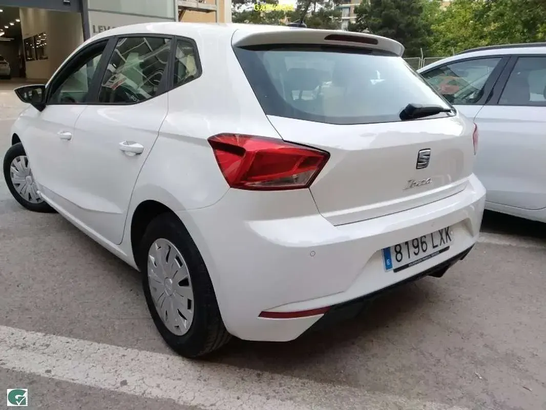 Używany Seat Ibiza Reference 80 KM (58 kW) 2022 Biały Hatchback