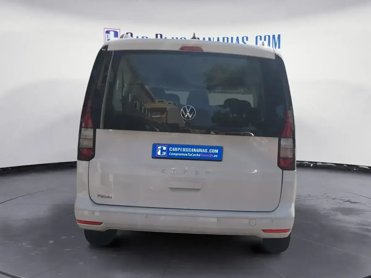 Usado VW Caddy Maxi 114 CV (83 kW) 2023 Blanco Monovolumen