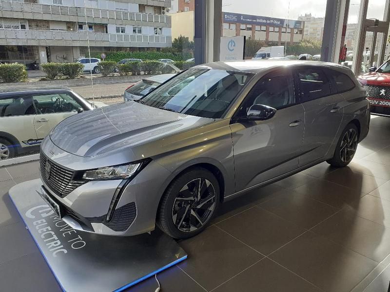 Usado Peugeot 308 Allure 130 CV (95 kW) 2023 Gris Familiar