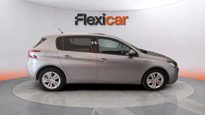 Usado Peugeot 308 Access 100 CV (73 kW) 2017 Gris Utilitario