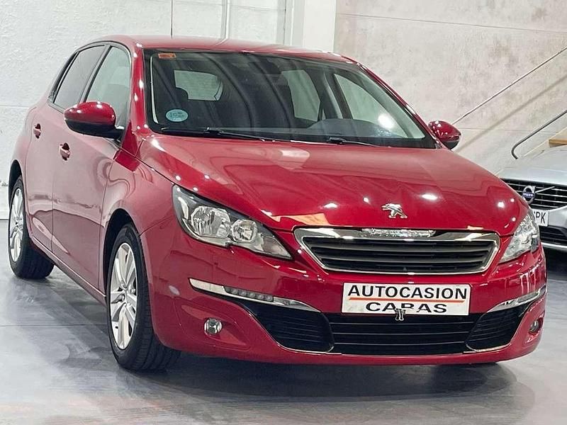 Usado Peugeot 308 Active 100 CV (73 kW) 2016 Rojo Utilitario