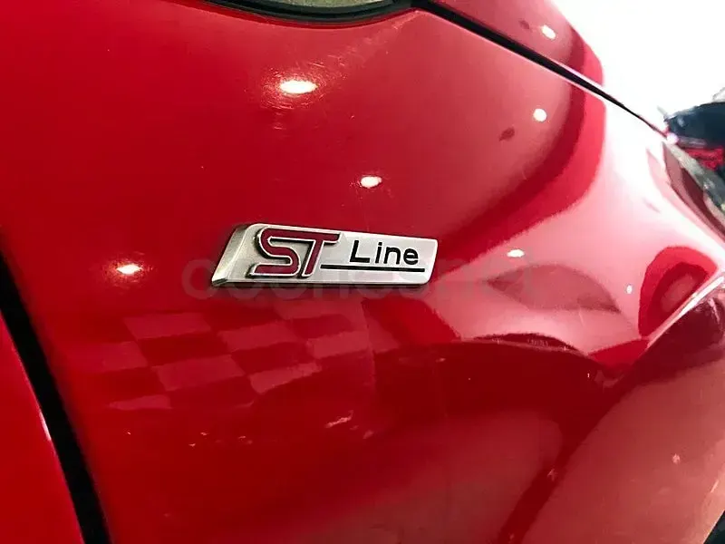 Usado Ford Fiesta ST-Line 100 CV (73 kW) 2017 Rojo Utilitario
