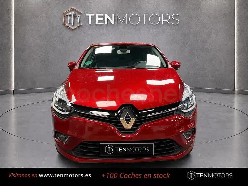 Usado Renault Clio IV Zen 90 CV (66 kW) 2016 Granate Berlina