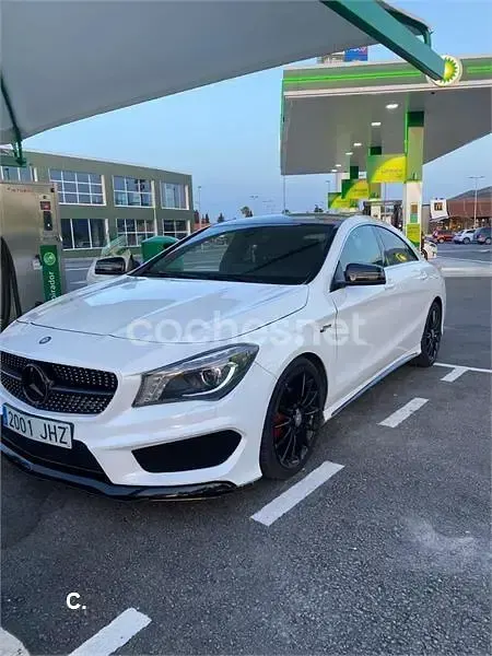 Usado Mercedes CLA200 AMG line 136 CV (100 kW) 2015 Blanco Coupe