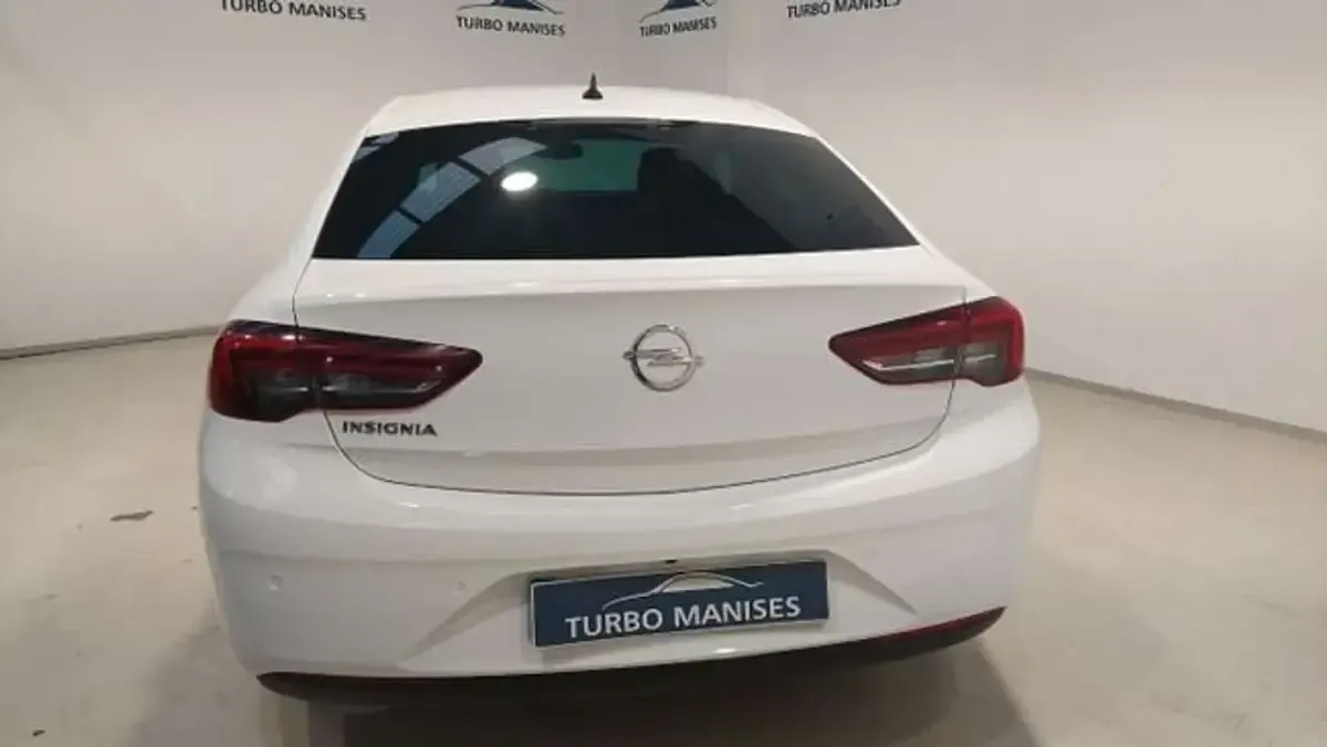 Usado Opel Insignia Business Elegance 122 CV (89 kW) 2022 Blanco Berlina