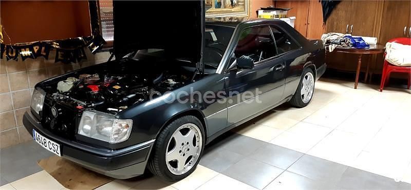 Usado Mercedes E300 220 CV (161 kW) 1992 Negro Descapotable