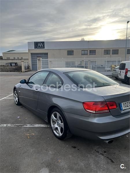Usado BMW 320 170 HP (125 kW) 2008 Cinzento Coupé