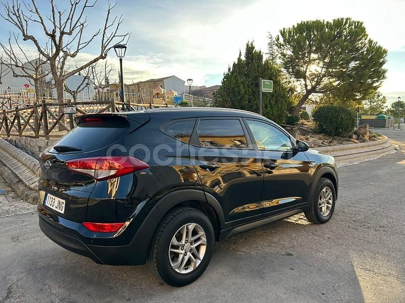 Usado Hyundai Tucson 131 CV (96 kW) 2016 Negro SUV
