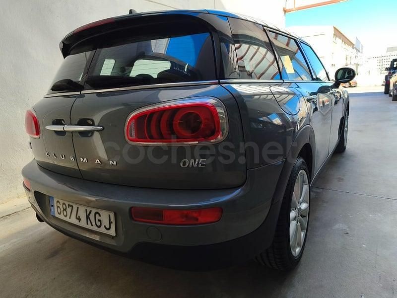 Usado Mini One Clubman 102 CV (75 kW) 2017 Gris / plata Familiar