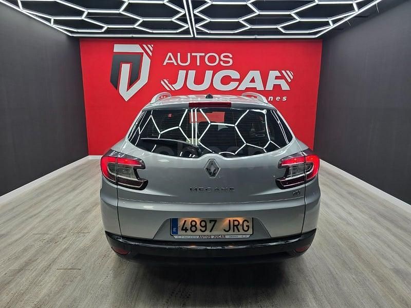 Usado Renault Mégane GrandTour Business 110 CV (80 kW) 2016 Gris / plata Familiar
