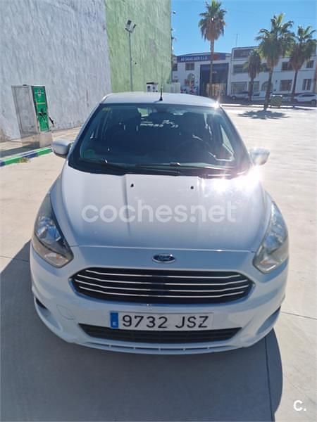 Usado Ford Ka Plus Ultimate 85 CV (62 kW) 2016 Blanco Utilitario