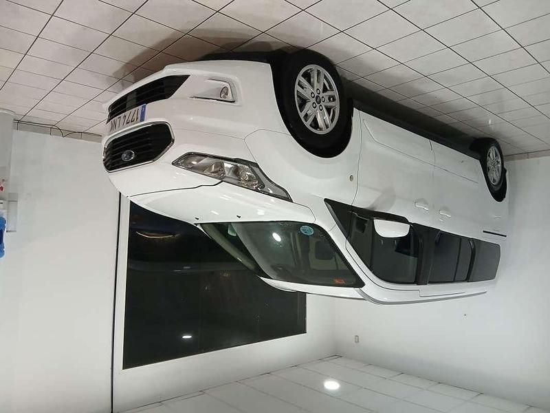 Usado Ford Tourneo Titanium 101 CV (74 kW) 2021 Blanco Monovolumen