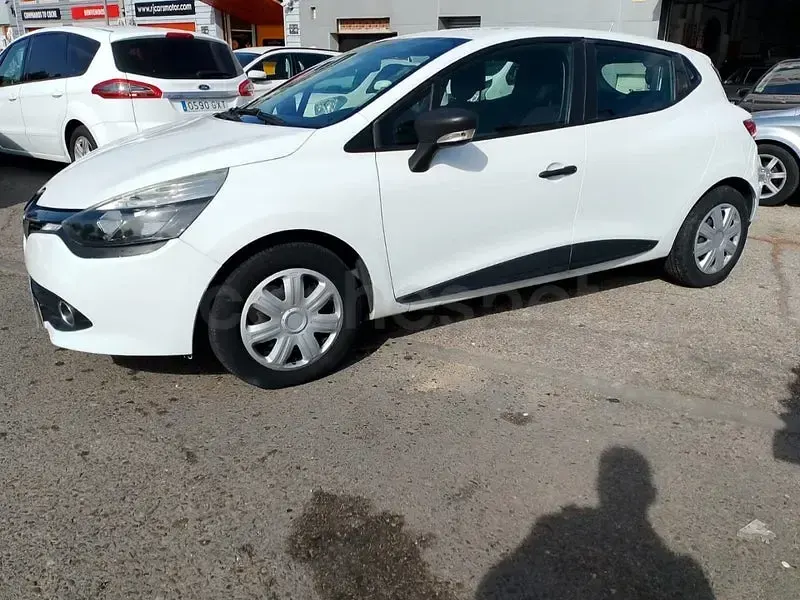Usado Renault Clio IV Business 75 CV (55 kW) 2016 Blanco Berlina