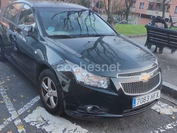 Usado Chevrolet Cruze LT 124 CV (91 kW) 2011 Negro Berlina