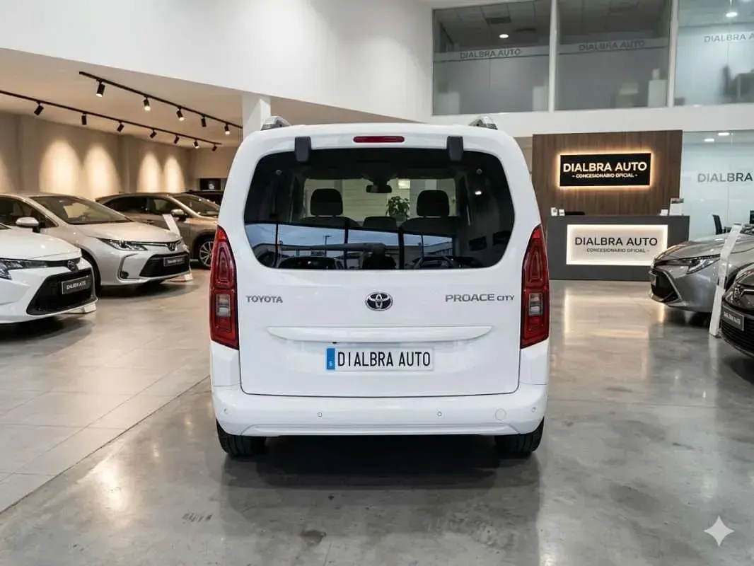 Usado Toyota Proace Active 131 CV (96 kW) 2021 Blanco Monovolumen