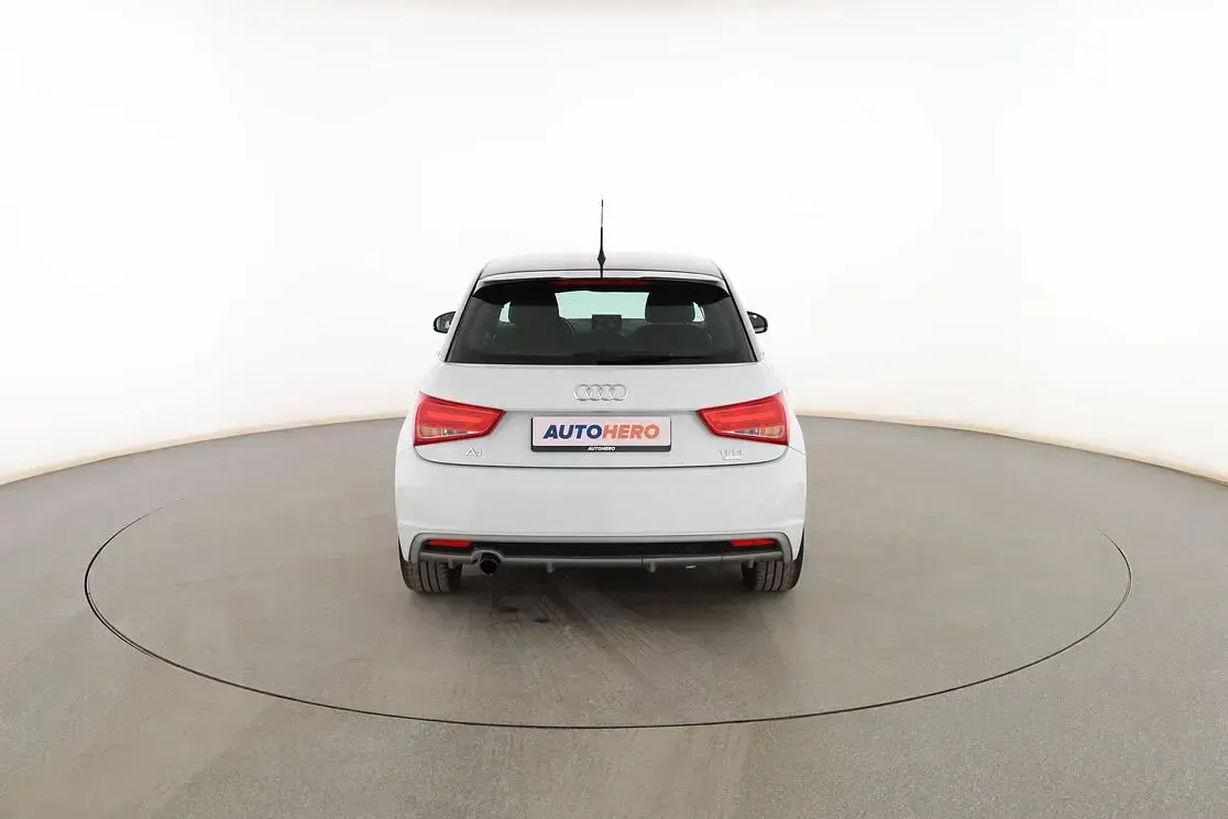 Usado Audi A1 Sportback Attraction 95 CV (69 kW) 2018 Blanco Utilitario