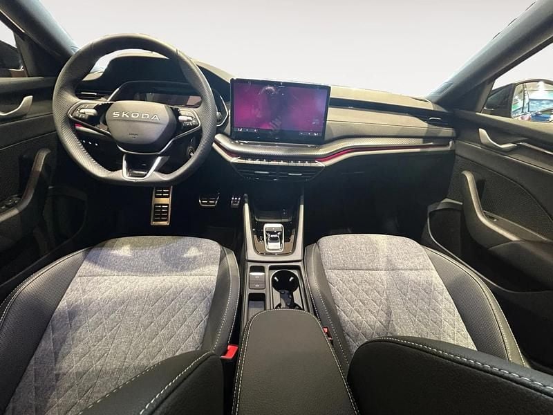 Nuevo Skoda Octavia SportLine 150 CV (110 kW) 2025 Rojo Familiar