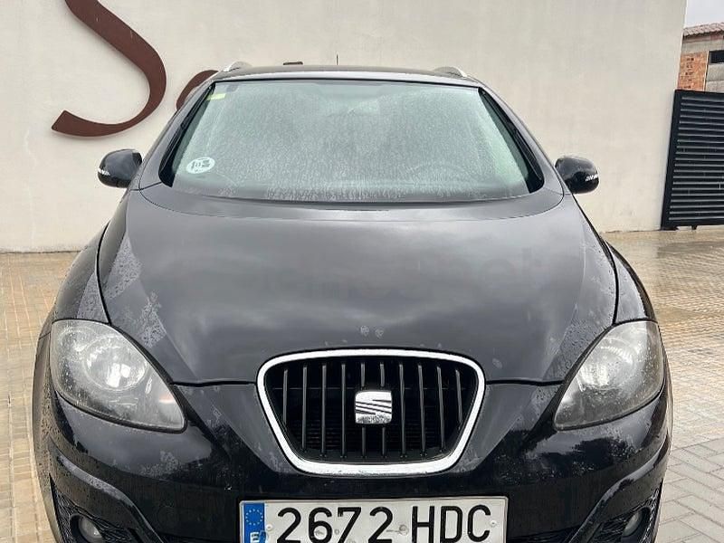 Usado Seat Altea XL Style 105 CV (77 kW) 2011 Negro Monovolumen