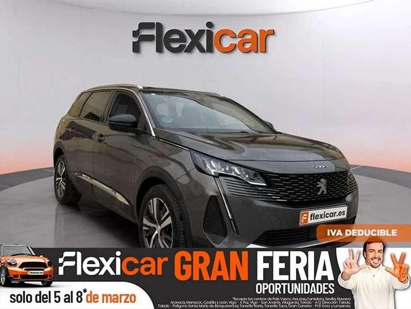Usado Peugeot 5008 Allure 131 CV (96 kW) 2023 Gris SUV